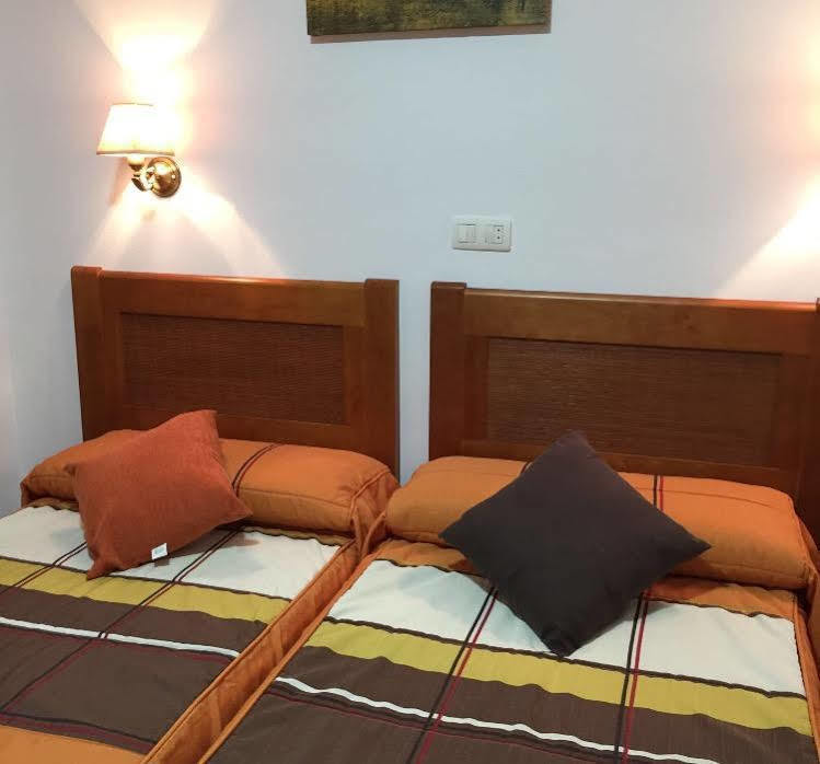 Hostal Argentina Caceres Ngoại thất bức ảnh